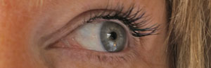 Blue and green lashes at the outer corner